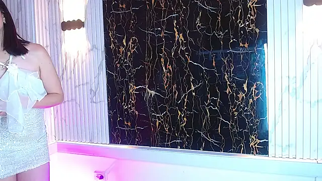 Snapshot of Guxplo_ chatting on March 2, 2025, 9:43 pm Guxplo online show from March 2, 2025, 9:43 pm