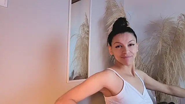 Snapshot of aitana_garcia_ chatting on April 30, 2026, 11:16 am aitana garcia online show from April 30, 2026, 11:16 am