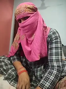 Snapshot of indian_couple4 chatting on February 19, 2025, 7:17 am indian couple4 online show from February 19, 2025, 7:17 am