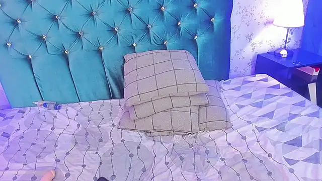 Snapshot of iiangel_ chatting on February 23, 2025, 10:06 am iiangel online show from February 23, 2025, 10:06 am