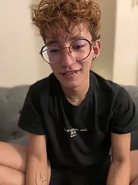 Snapshot of iiangel_ chatting on October 3, 2025, 10:51 pm iiangel online show from October 3, 2025, 10:51 pm