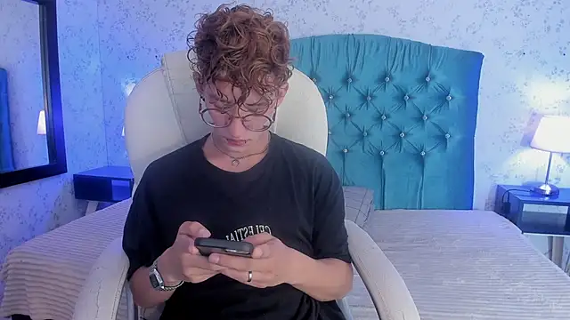 Snapshot of iiangel_ chatting on November 12, 2025, 4:35 am iiangel online show from November 12, 2025, 4:35 am