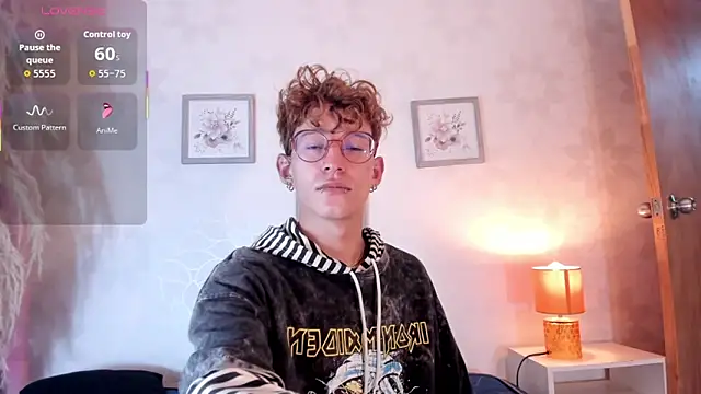 Snapshot of iiangel_ chatting on November 21, 2025, 5:39 am iiangel online show from November 21, 2025, 5:39 am