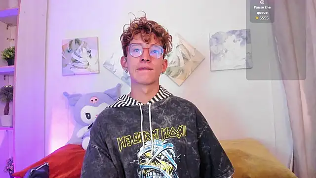 Snapshot of iiangel_ chatting on November 21, 2025, 6:50 pm iiangel online show from November 21, 2025, 6:50 pm