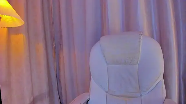 Snapshot of iiangel_ chatting on November 28, 2025, 3:31 am iiangel online show from November 28, 2025, 3:31 am