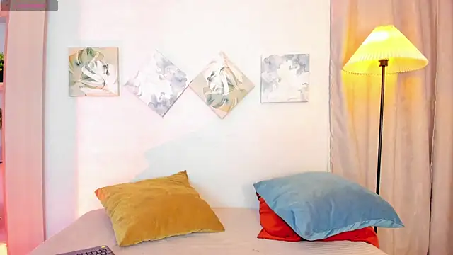 Snapshot of iiangel_ chatting on December 14, 2025, 5:24 am iiangel online show from December 14, 2025, 5:24 am