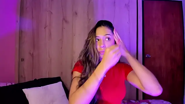 Snapshot of TANIA_06 chatting on May 11, 2026, 2:01 pm TANIA 06 online show from May 11, 2026, 2:01 pm