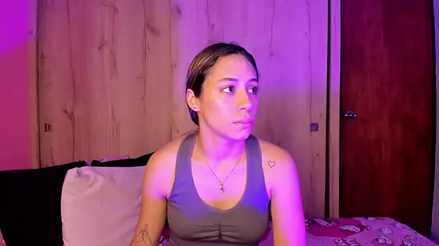 Snapshot of TANIA_06 chatting on May 13, 2026, 1:08 pm TANIA 06 online show from May 13, 2026, 1:08 pm
