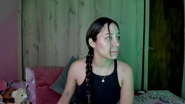 Snapshot of TANIA_06 chatting on June 10, 2026, 1:10 pm TANIA 06 online show from June 10, 2026, 1:10 pm