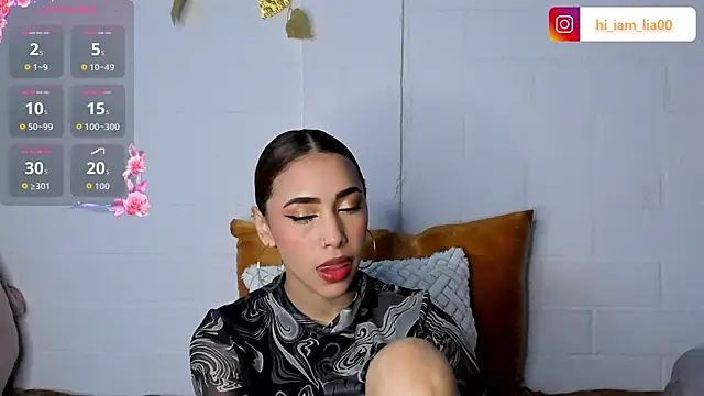 Snapshot of LiaHansson chatting on November 7, 2025, 5:46 pm LiaHansson online show from November 7, 2025, 5:46 pm