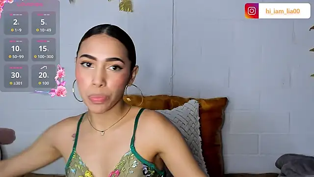 Snapshot of LiaHansson chatting on November 13, 2025, 7:13 pm LiaHansson online show from November 13, 2025, 7:13 pm