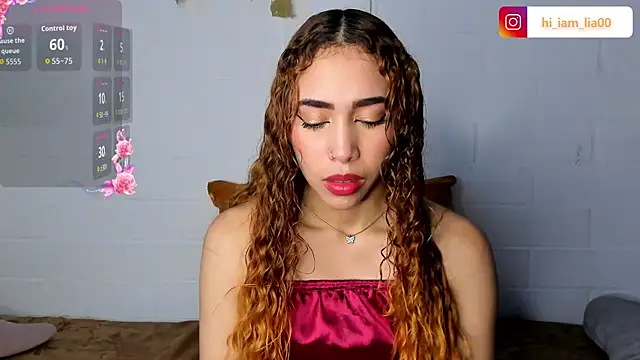 Snapshot of LiaHansson chatting on November 18, 2025, 5:28 pm LiaHansson online show from November 18, 2025, 5:28 pm