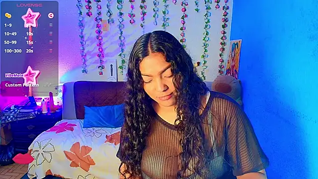 Snapshot of Vicky_Miller_05 chatting on November 4, 2025, 10:31 pm Vicky Miller 05 online show from November 4, 2025, 10:31 pm