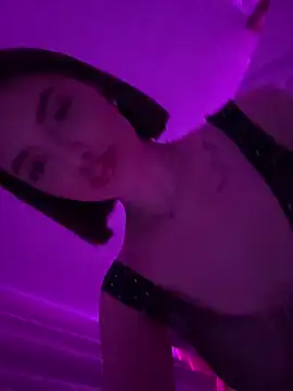 Snapshot of NaomiMulan chatting on June 1, 2026, 9:49 pm NaomiMulan online show from June 1, 2026, 9:49 pm