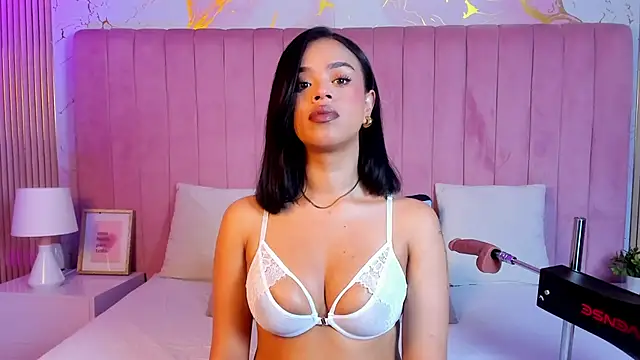 LiaHilton2 online show from May 26, 2026, 3:19 pm