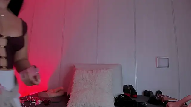 sasha riverss online show from February 17, 2026, 7:09 pm