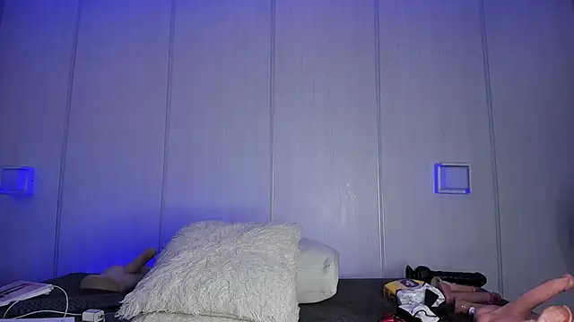 sasha riverss online show from March 26, 2026, 7:41 pm