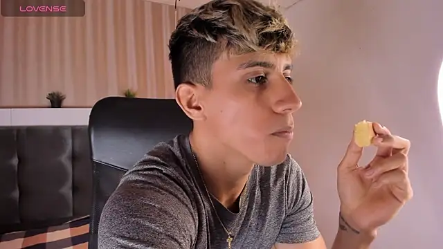 Allex Cano online show from February 23, 2025, 4:13 pm