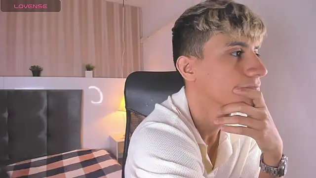 Allex Cano online show from February 24, 2025, 4:15 pm