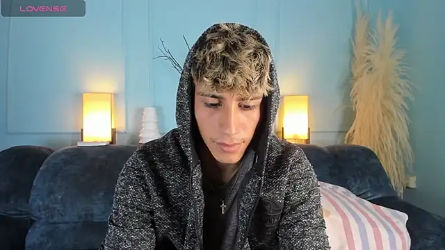 Allex Cano online show from March 4, 2025, 3:44 am