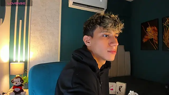 Allex Cano online show from March 10, 2025, 3:45 am