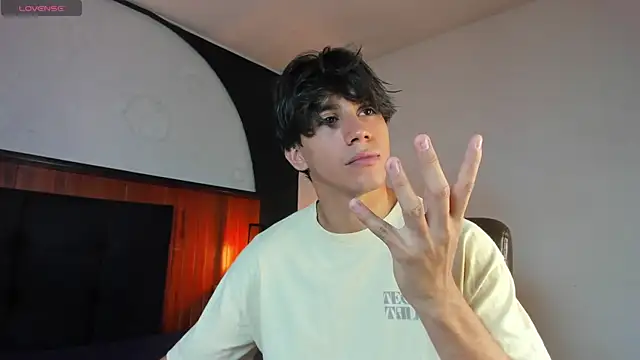 Allex Cano online show from April 14, 2026, 9:32 pm