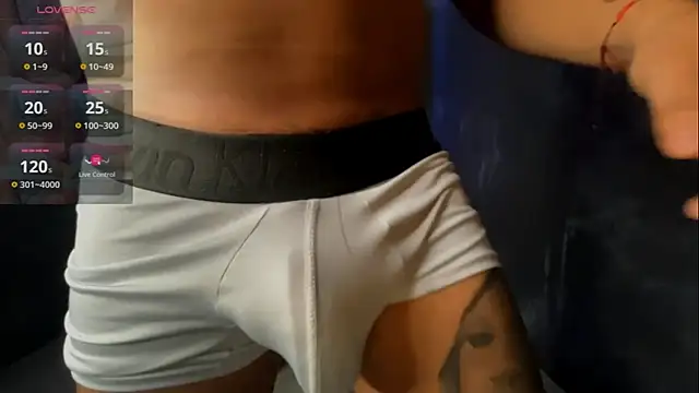 Snapshot of jeffvalemtino chatting on December 17, 2025, 10:49 pm jeffvalemtino online show from December 17, 2025, 10:49 pm