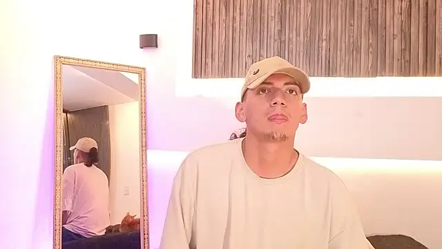 aron and paula online show from December 2, 2025, 3:56 am