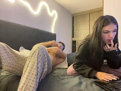 Snapshot of DesireLuxe chatting on October 14, 2025, 7:42 am DesireLuxe online show from October 14, 2025, 7:42 am