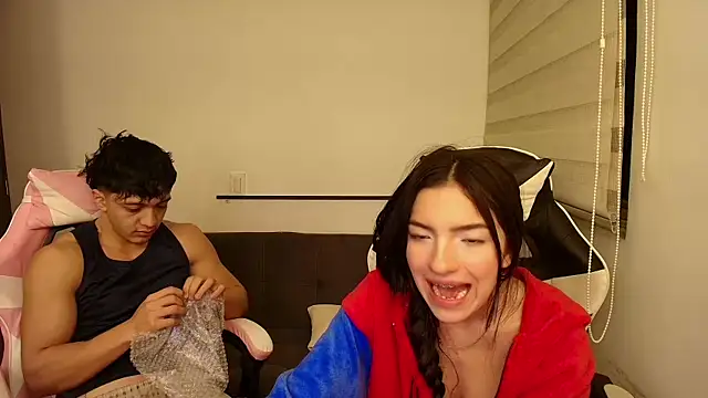 Snapshot of DesireLuxe chatting on November 26, 2025, 7:20 am DesireLuxe online show from November 26, 2025, 7:20 am