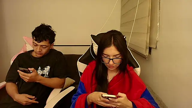 Snapshot of DesireLuxe chatting on November 30, 2025, 6:39 am DesireLuxe online show from November 30, 2025, 6:39 am