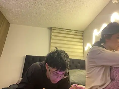 DesireLuxe online show from March 19, 2026, 9:35 am