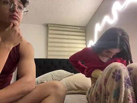 DesireLuxe online show from April 7, 2026, 8:37 am