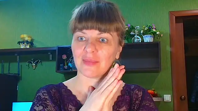 Snapshot of VeronikawGold chatting on November 11, 2025, 4:51 pm VeronikawGold online show from November 11, 2025, 4:51 pm