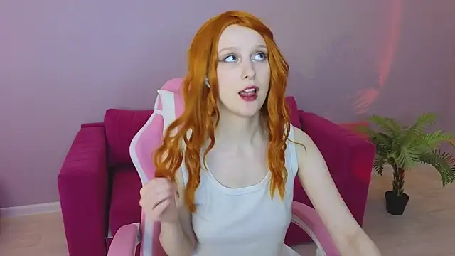 Snapshot of KristinMoore chatting on March 10, 2025, 1:10 pm KristinMoore online show from March 10, 2025, 1:10 pm