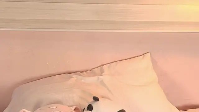 emily sweett24 online show from November 16, 2025, 12:33 pm