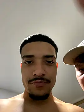 eross chipre  online show from November 15, 2025, 7:27 am