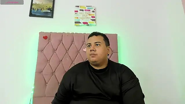 MICHAEL AND SHARON online show from October 30, 2025, 4:36 am