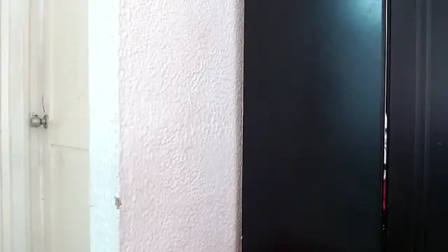 EngelCristaly online show from February 28, 2025, 8:50 pm