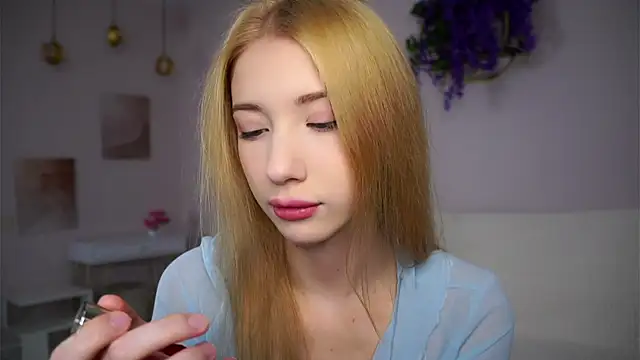 SunnivaCovil online show from December 17, 2025, 2:34 pm