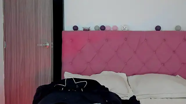 Snapshot of ela_black chatting on March 9, 2025, 1:37 pm ela black online show from March 9, 2025, 1:37 pm