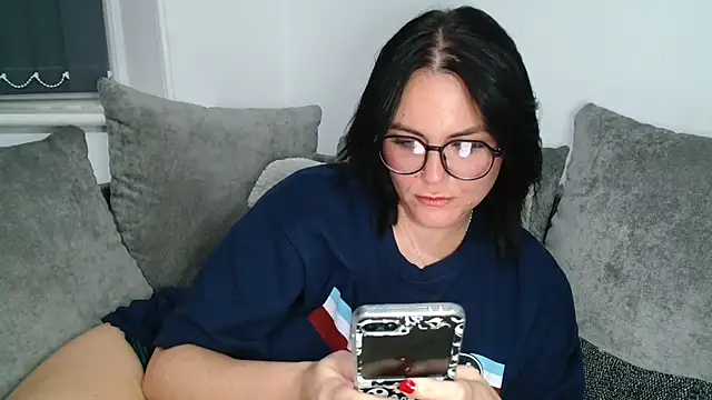 Xx Mia R xX online show from September 17, 2025, 11:50 pm