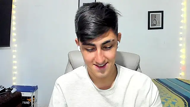 babymaik online show from October 23, 2025, 11:57 pm