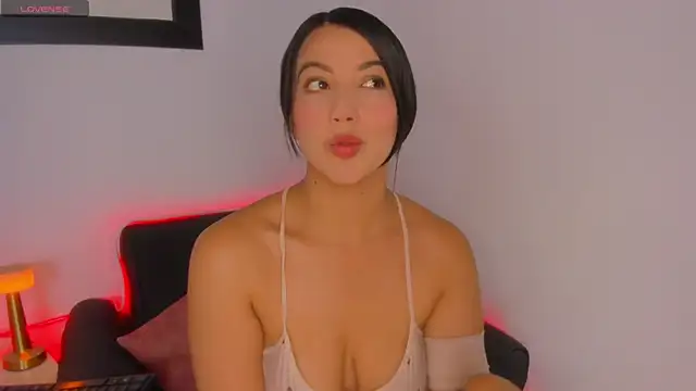 Snapshot of MIaloveone_ chatting on May 10, 2026, 2:28 am MIaloveone online show from May 10, 2026, 2:28 am