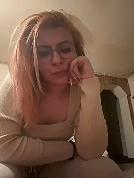 KittieHallo online show from February 28, 2025, 4:53 pm