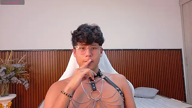 Snapshot of Raiden__Boy chatting on March 5, 2025, 8:42 pm Raiden Boy online show from March 5, 2025, 8:42 pm