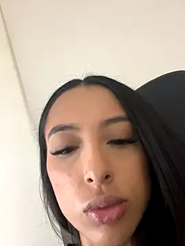 Snapshot of agaataa_ chatting on November 21, 2025, 12:54 am agaataa online show from November 21, 2025, 12:54 am