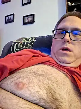 Snapshot of Smallone327 chatting on February 21, 2025, 4:18 am Smallone327 online show from February 21, 2025, 4:18 am