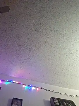 Snapshot of Smallone327 chatting on October 19, 2025, 4:46 am Smallone327 online show from October 19, 2025, 4:46 am