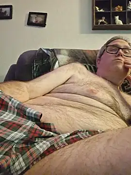 Snapshot of Smallone327 chatting on November 23, 2025, 5:07 am Smallone327 online show from November 23, 2025, 5:07 am